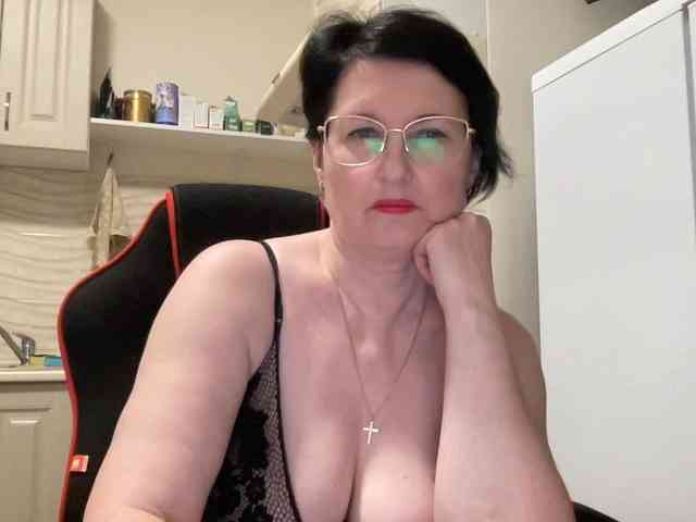 HotMilfPussy webcam
