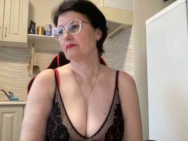 HotMilfPussy webcam