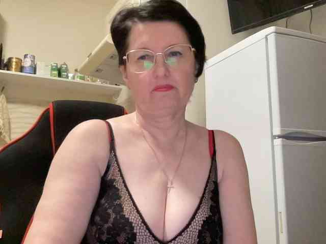 HotMilfPussy webcam
