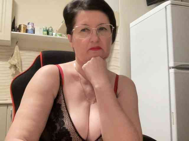 HotMilfPussy webcam