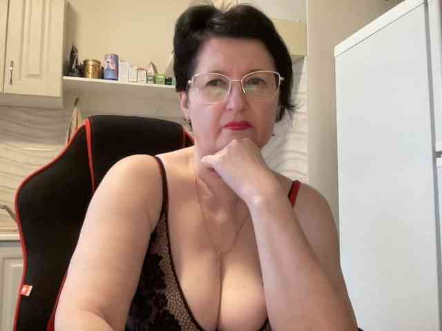 HotMilfPussy webcam