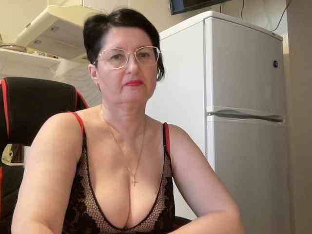 HotMilfPussy webcam