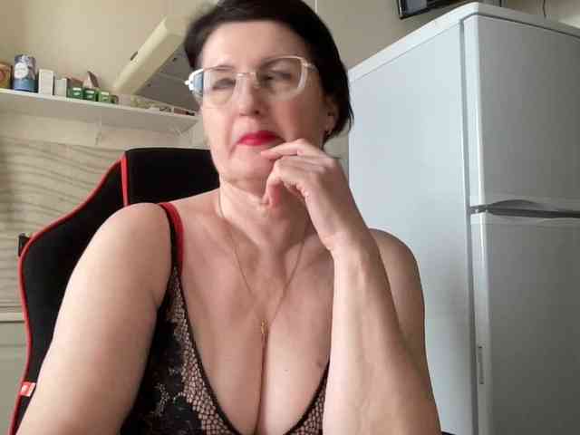 HotMilfPussy webcam