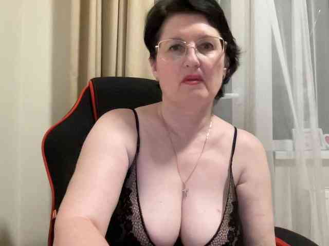 HotMilfPussy webcam