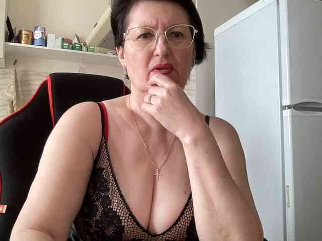 HotMilfPussy webcam