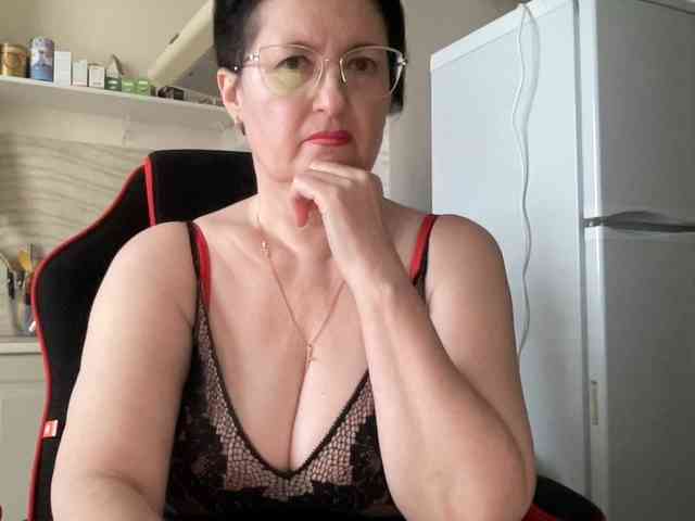 HotMilfPussy webcam
