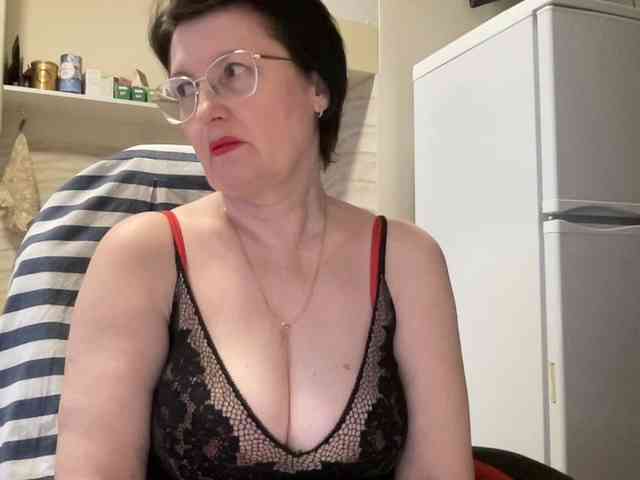 HotMilfPussy webcam