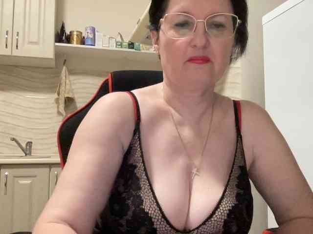 HotMilfPussy webcam
