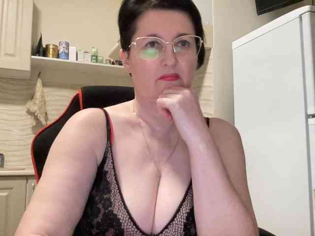 HotMilfPussy webcam