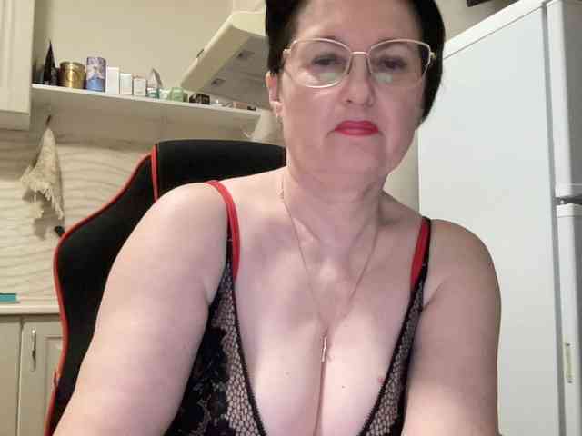 HotMilfPussy webcam