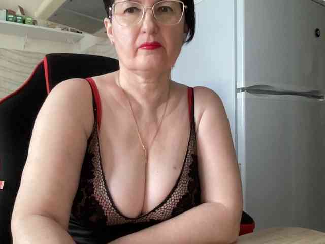 HotMilfPussy webcam