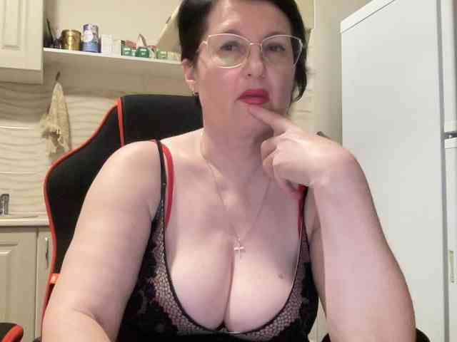HotMilfPussy webcam