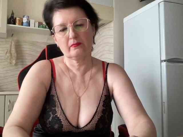HotMilfPussy webcam
