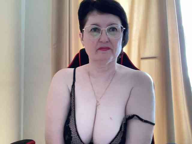 HotMilfPussy webcam