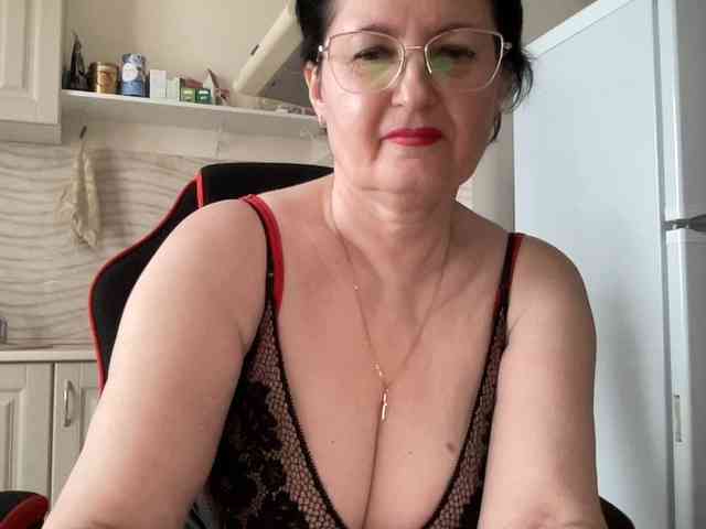 HotMilfPussy webcam