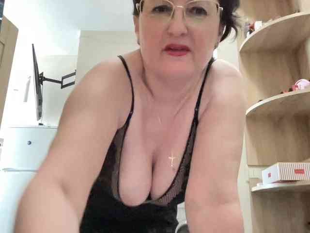 HotMilfPussy webcam