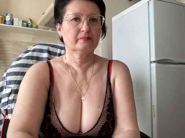 HotMilfPussy webcam