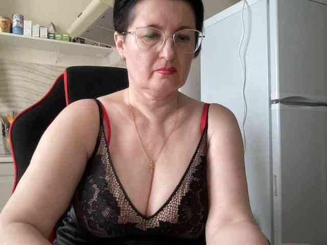 HotMilfPussy webcam