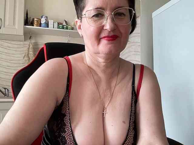 HotMilfPussy webcam