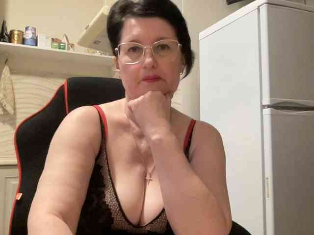 HotMilfPussy webcam