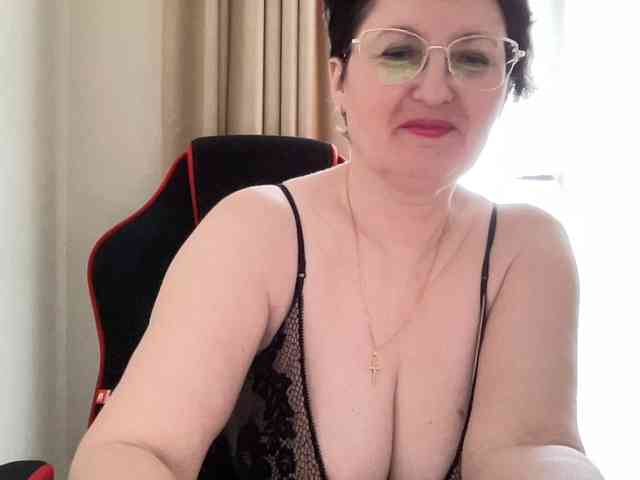 HotMilfPussy webcam