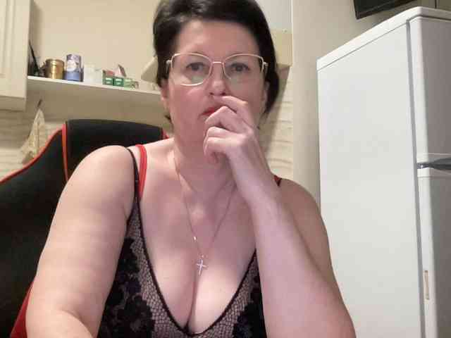 HotMilfPussy webcam