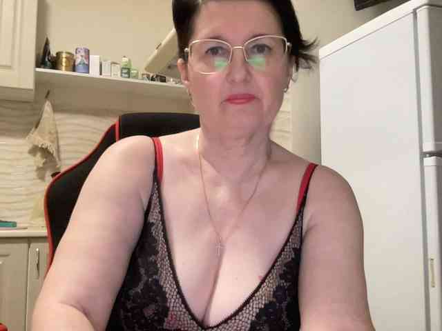 HotMilfPussy webcam