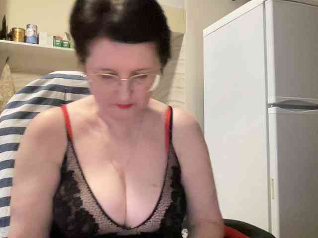 HotMilfPussy webcam