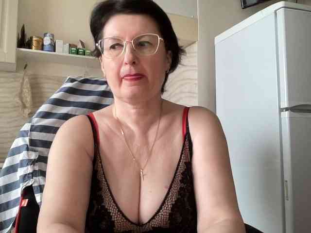 HotMilfPussy webcam