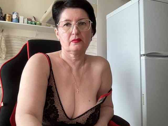 HotMilfPussy webcam
