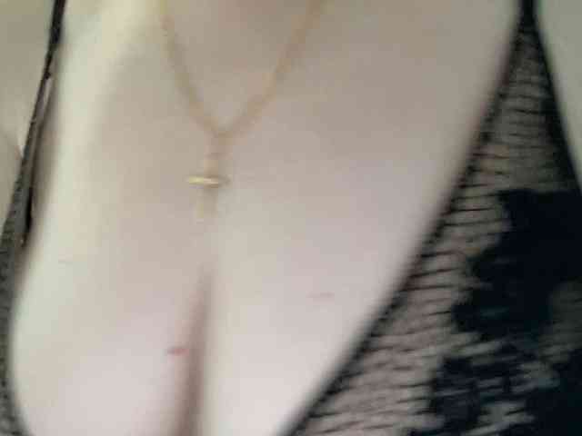 HotMilfPussy webcam