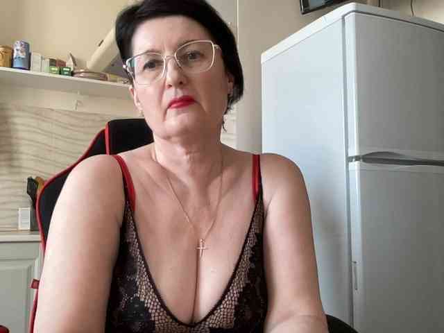 HotMilfPussy webcam