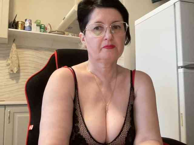 HotMilfPussy webcam