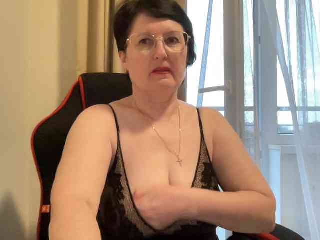 HotMilfPussy webcam