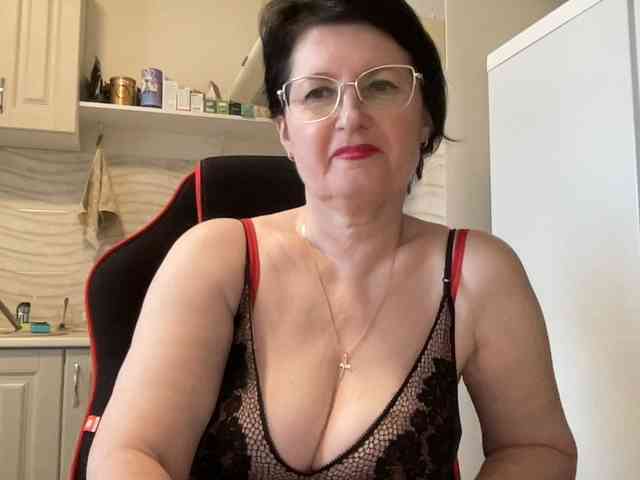 HotMilfPussy webcam