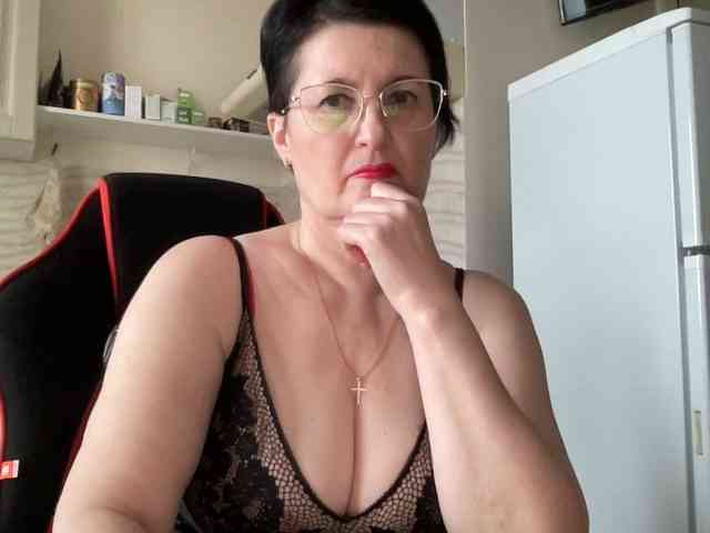 HotMilfPussy webcam