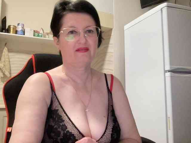 HotMilfPussy webcam