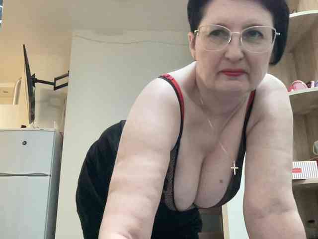 HotMilfPussy webcam