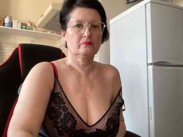 HotMilfPussy webcam