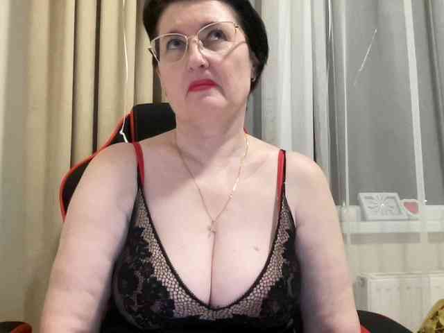 HotMilfPussy webcam
