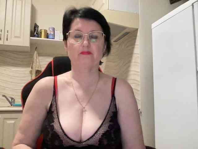 HotMilfPussy webcam