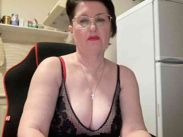 HotMilfPussy webcam