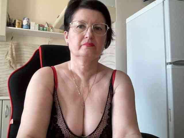 HotMilfPussy webcam