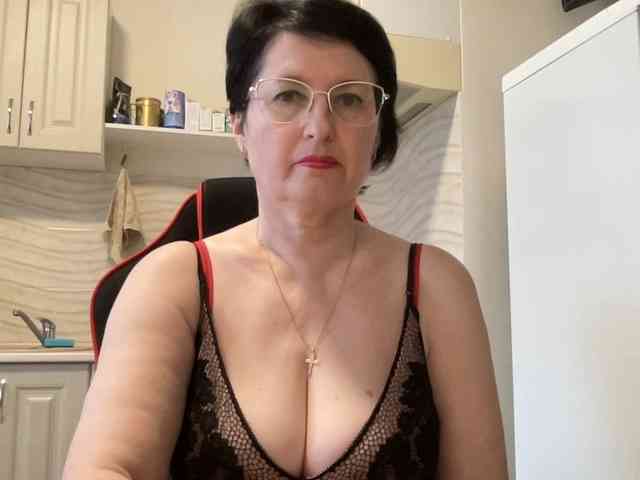 HotMilfPussy webcam