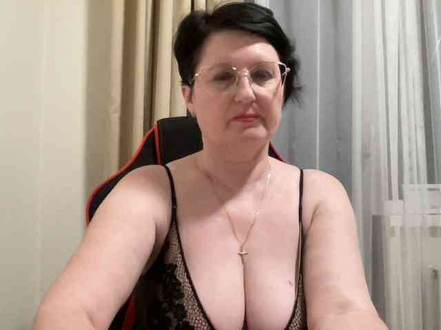 HotMilfPussy webcam