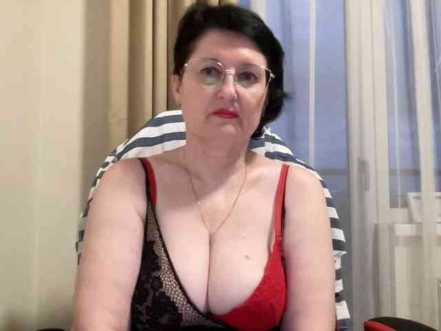HotMilfPussy webcam