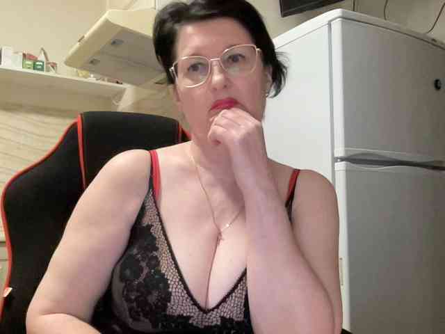 HotMilfPussy webcam