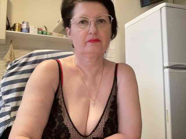 HotMilfPussy webcam