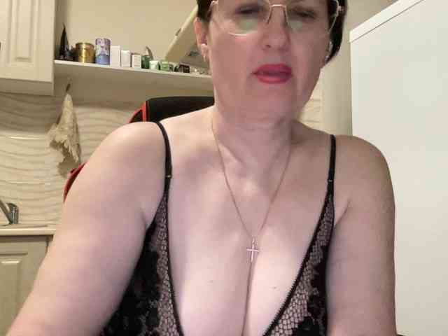 HotMilfPussy webcam