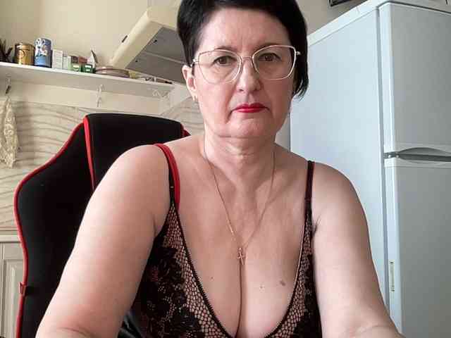 HotMilfPussy webcam